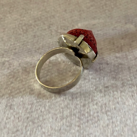 NWT - Sterling Silver Strawberry Shell Ring - 925 - Picture 3 of 3